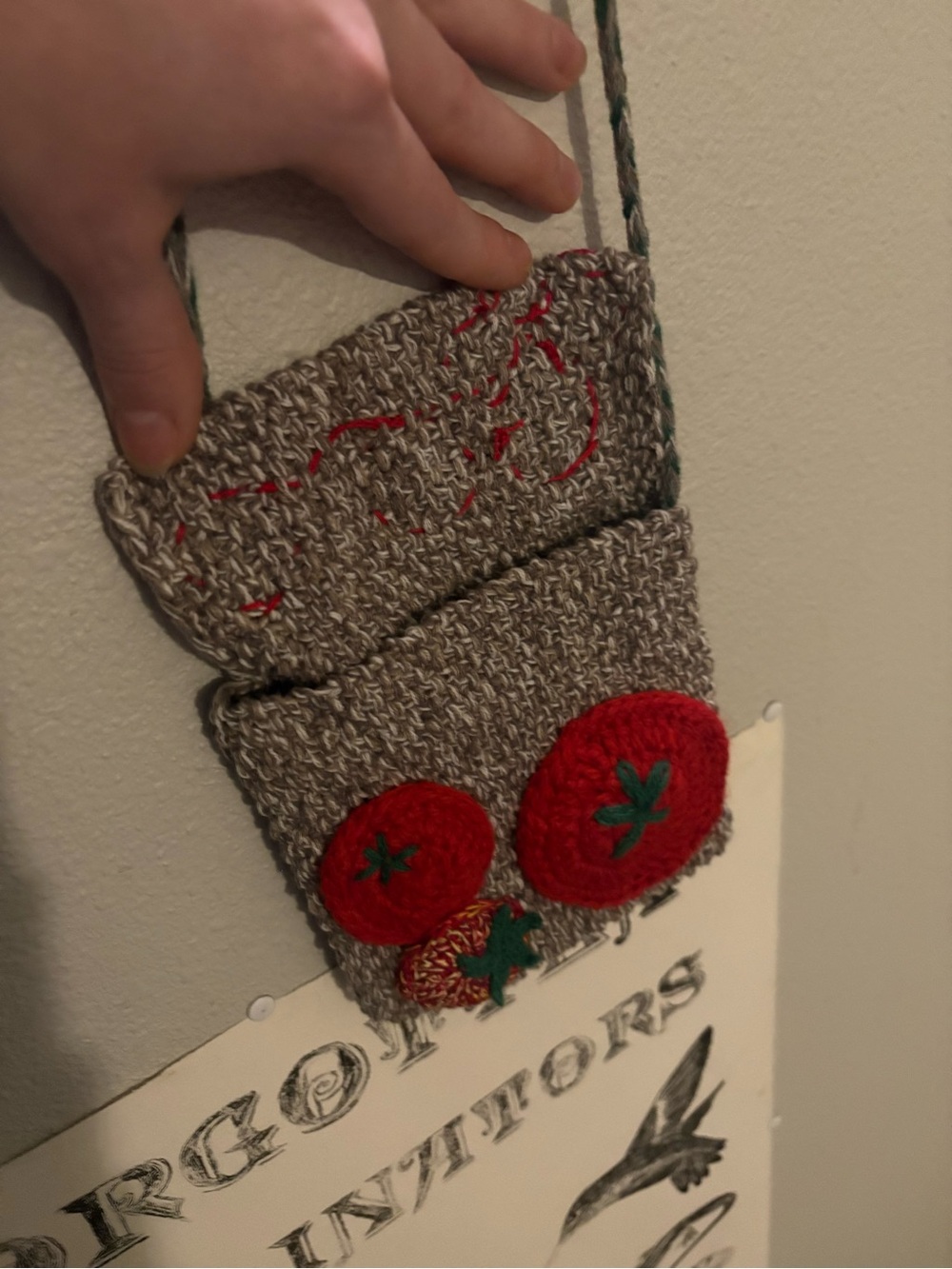 Handmade Crocheted Tomato Patch Crossbody Bag - Red & Green - Picture 4 of 6